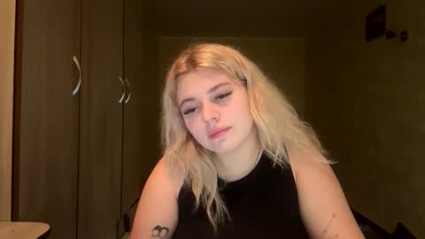 sunshinyflash online show from November 27, 6:00 pm