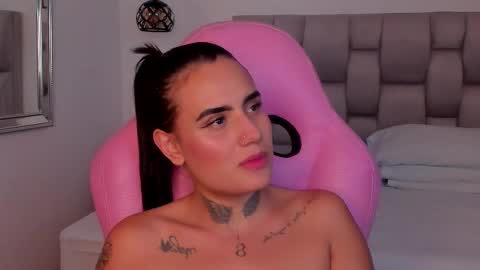 Susan online show from November 7, 9:20 pm