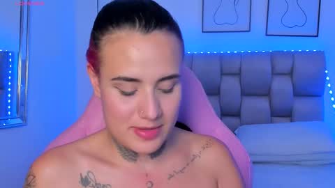 Susan online show from December 3, 9:39 pm