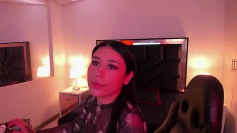 susanvilla online show from November 3, 6:23 pm