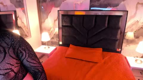 susanvilla online show from November 20, 8:21 pm