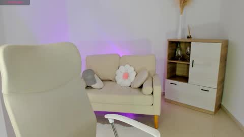 Sussan Monroe online show from February 13, 9:22 am