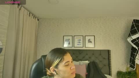   online show from December 6, 12:38 pm