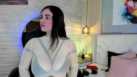   online show from March 31, 12:05 pm