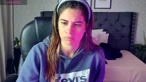   online show from January 4, 12:27 pm