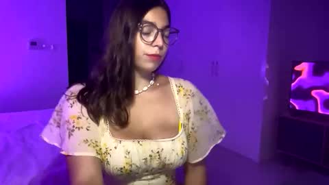 susyli online show from October 17, 4:32 pm