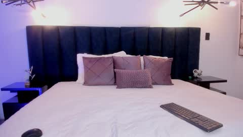 susyy online show from March 2, 4:23 am