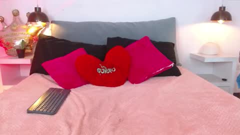 Susy  online show from February 17, 7:35 pm