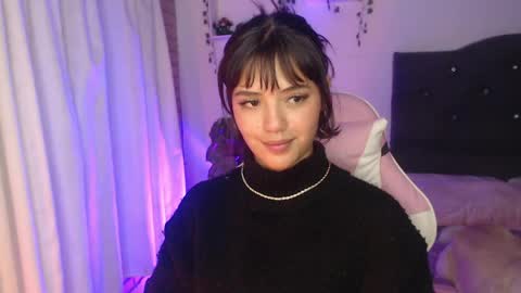sweeetkittyy22 online show from June 8, 5:19 am