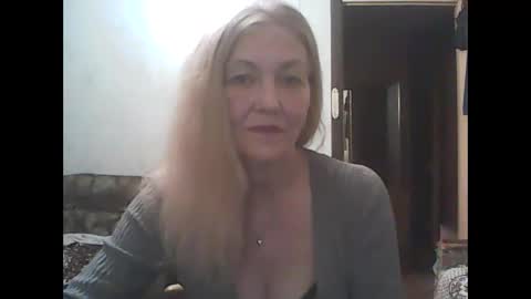 sweet4blonde609 online show from December 23, 6:58 pm