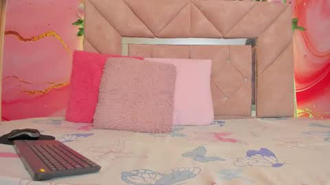 sweet__luna__ online show from February 2, 11:09 am