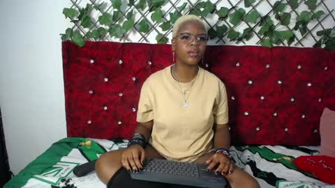 mariana online show from April 11, 6:08 am