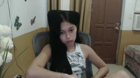 sweet_angela0701 online show from September 10, 1:33 pm