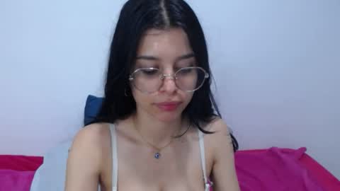 sweet_cloe444 online show from May 4, 2:37 am