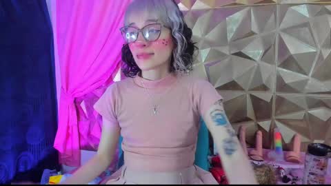  emmili  online show from January 25, 12:30 pm