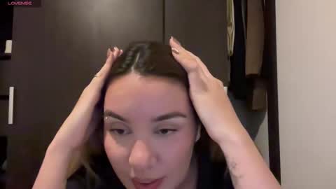 Larissa online show from January 11, 1:43 am