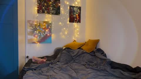 Melissa. Join me on Fansly link in social medias online show from January 24, 9:06 am