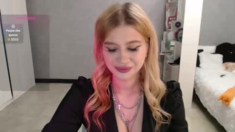 sweet_nicole_333 online show from November 20, 7:31 am