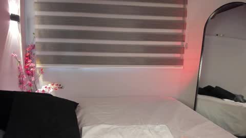 Sweet Obsession online show from October 16, 8:55 pm