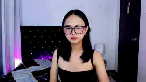 lovesavii online show from May 11, 12:51 pm