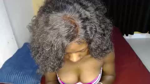 ellanah Tracie online show from November 26, 12:44 am