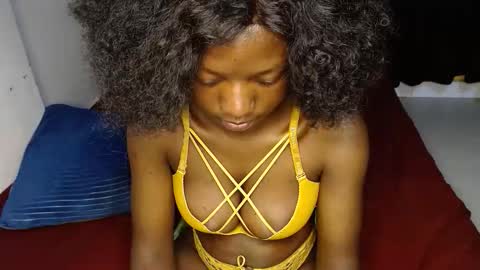 ellanah Tracie online show from January 11, 12:15 am