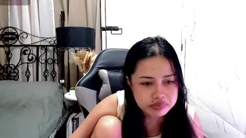 Leah online show from November 12, 4:54 am