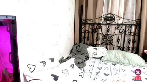 Leah online show from February 28, 1:38 am