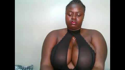 sweetest_snack online show from February 3, 6:33 am