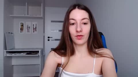 Emma  online show from December 4, 9:33 am