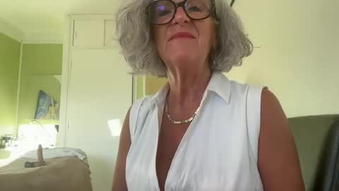 SweetHoneyMonica online show from July 9, 5:32 am