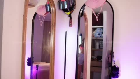 Venus online show from April 11, 9:40 pm