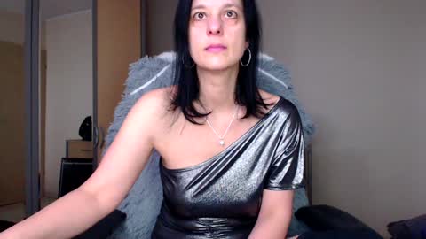 JenJenny online show from January 11, 9:04 am