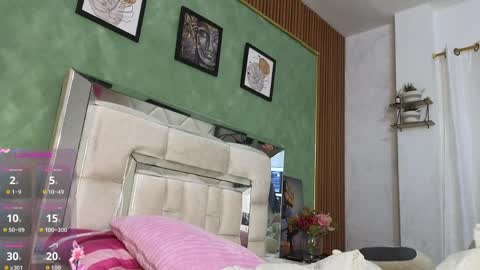 Mia  online show from April 2, 4:32 am