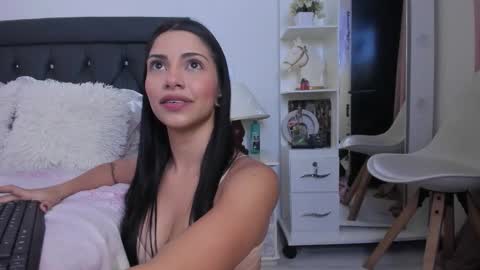 sweetnicky1 online show from February 1, 11:03 pm