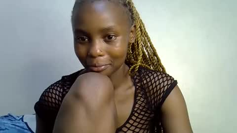 Lilly online show from April 16, 9:39 pm