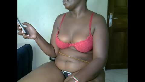 sweetrenne online show from February 19, 8:25 am