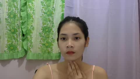 Mia online show from December 30, 11:15 am