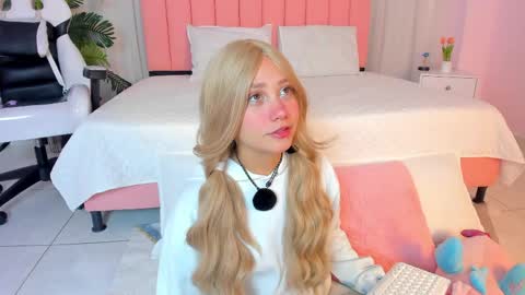 sweett_fire online show from April 22, 5:43 pm