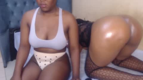 sweetwetebony2 online show from December 3, 9:53 am