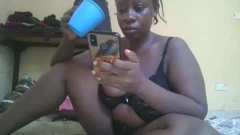 sweetyass25 online show from December 5, 10:49 am