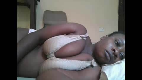 sweetyass25 online show from February 4, 6:49 am