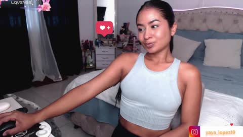 yaya online show from April 7, 10:12 pm