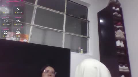 sweetyypeach online show from September 25, 4:22 am