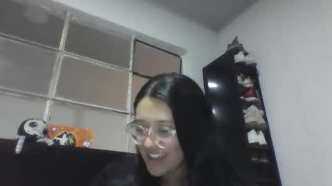 sweetyypeach online show from November 18, 10:33 pm