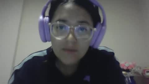 sweetyypeach online show from February 3, 3:20 am