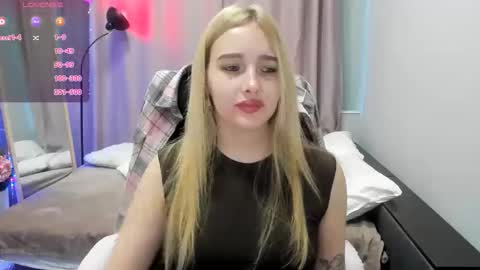 Taisia online show from April 19, 7:52 am