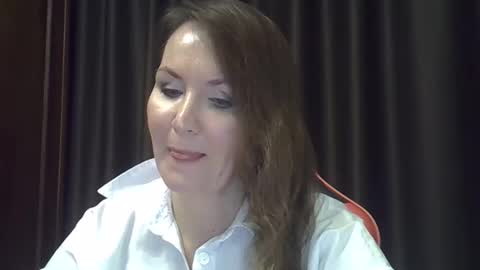 taisialucky77 online show from December 3, 6:10 pm