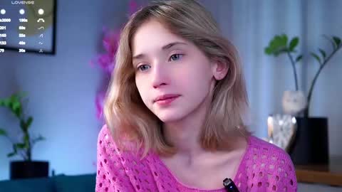 Mia online show from March 8, 1:26 am