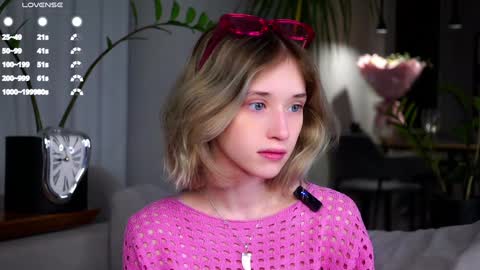 Mia online show from January 12, 1:42 am